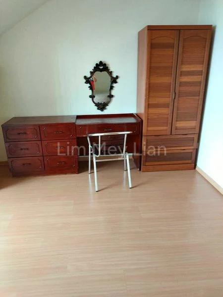 1 Bed Terraced House (Landed) for Rent in  Sennett Estate - Image 2